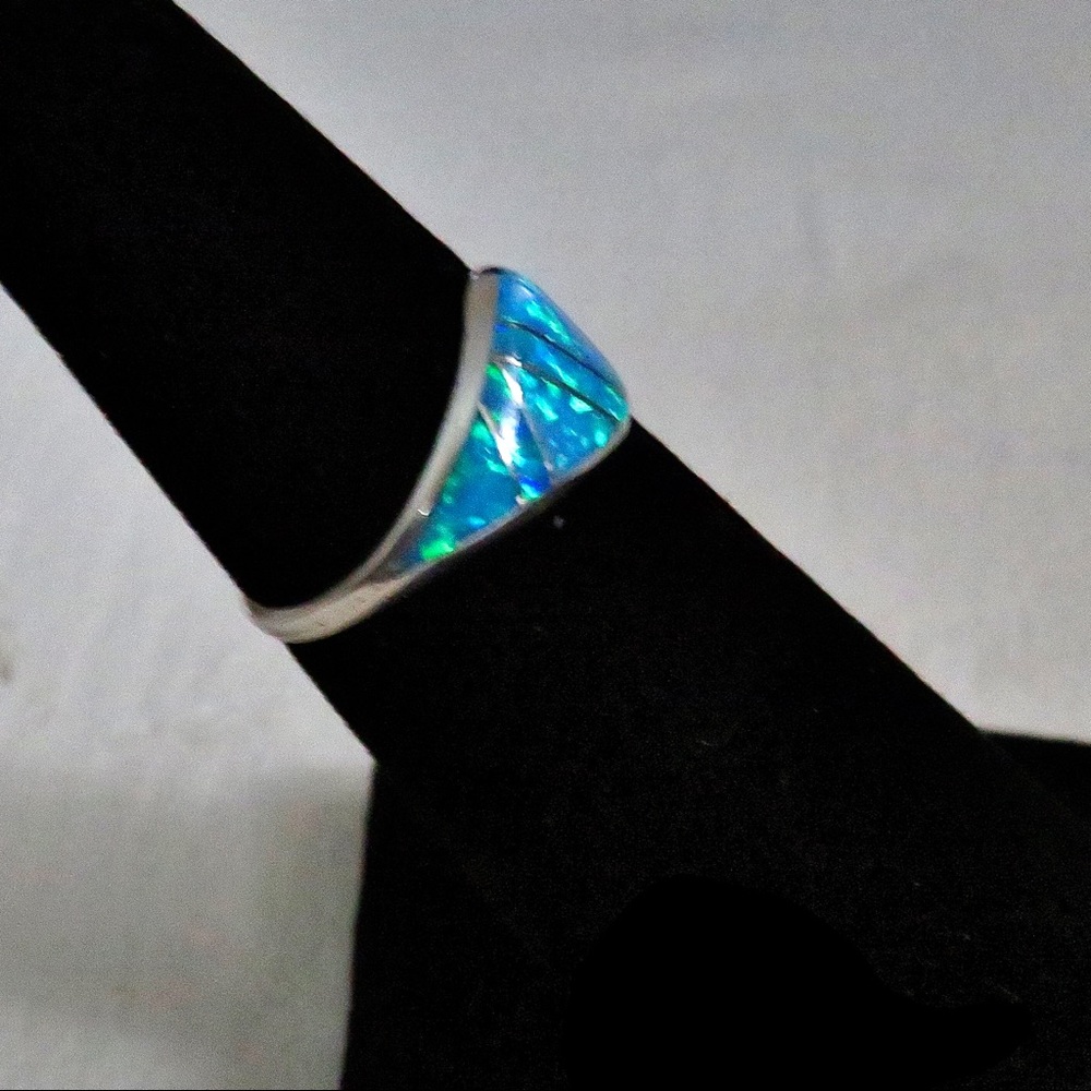 Solid Sterling Silver Inlay Blue Lab Opal Dome Ring - Picture 4 of 9